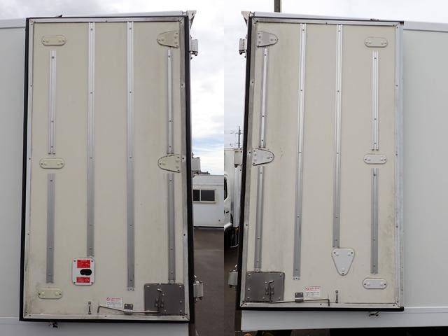 いすゞエルフ冷凍車（冷蔵車）小型（2t・3t）[写真10]