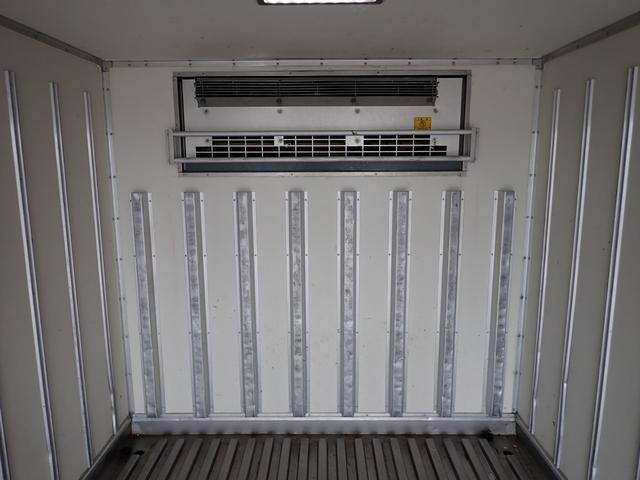 いすゞエルフ冷凍車（冷蔵車）小型（2t・3t）[写真12]