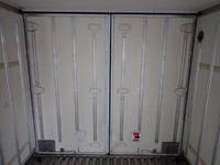 いすゞエルフ冷凍車（冷蔵車）小型（2t・3t）[写真18]