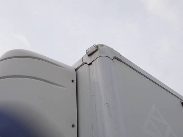 いすゞエルフ冷凍車（冷蔵車）小型（2t・3t）[写真09]