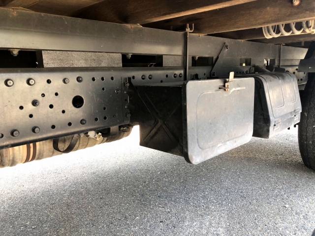 三菱ふそうキャンター平ボディ小型（2t・3t）[写真12]