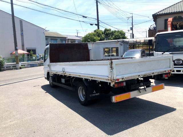 三菱ふそうキャンター平ボディ小型（2t・3t）[写真02]