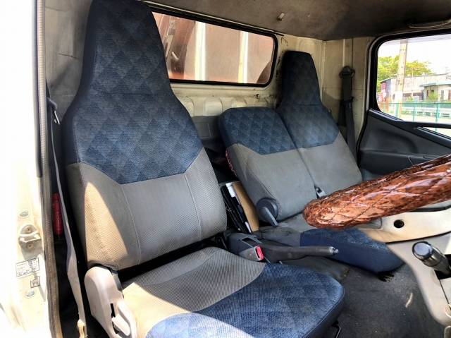 三菱ふそうキャンター平ボディ小型（2t・3t）[写真26]