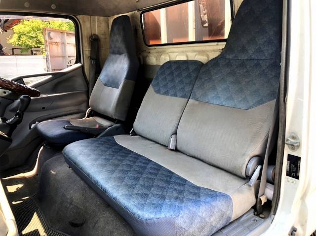 三菱ふそうキャンター平ボディ小型（2t・3t）[写真29]