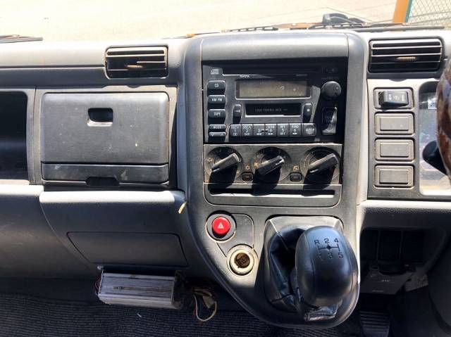 三菱ふそうキャンター平ボディ小型（2t・3t）[写真31]