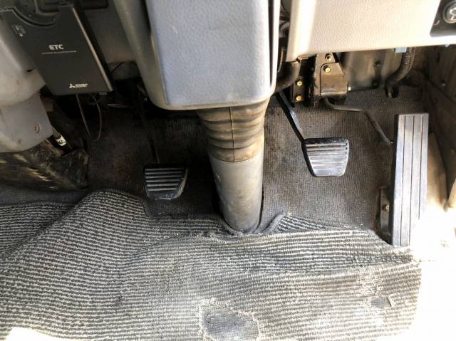 三菱ふそうキャンター平ボディ小型（2t・3t）[写真33]