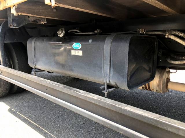 三菱ふそうキャンター平ボディ小型（2t・3t）[写真08]