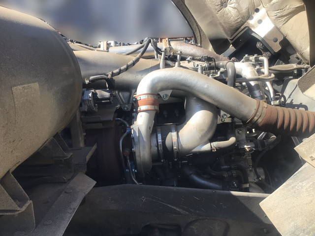 いすゞギガトレーラーヘッド（トラクターヘッド）大型（10t）[写真15]