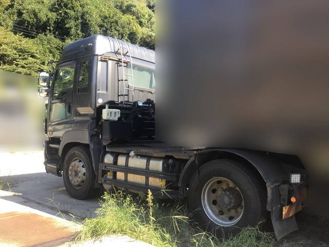 いすゞギガトレーラーヘッド（トラクターヘッド）大型（10t）[写真04]