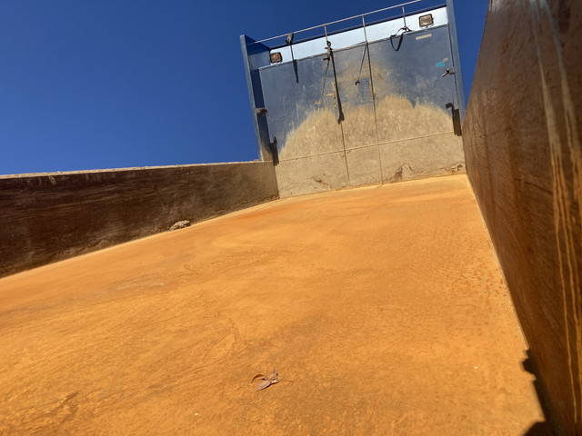 日野プロフィアダンプ大型（10t）[写真10]