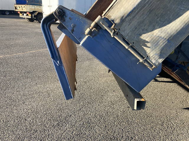 日野プロフィアダンプ大型（10t）[写真13]