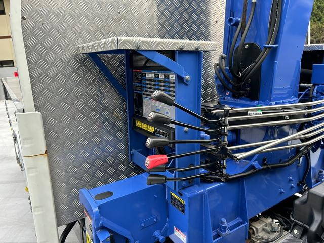 三菱ふそうキャンタークレーン4段小型（2t・3t）[写真13]