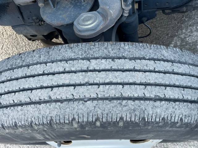 いすゞエルフクレーン4段小型（2t・3t）[写真35]