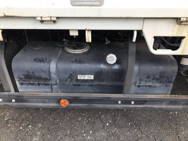 三菱ふそうキャンタークレーン4段小型（2t・3t）[写真19]