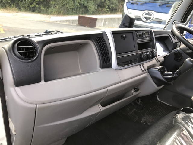 三菱ふそうキャンタークレーン4段小型（2t・3t）[写真32]