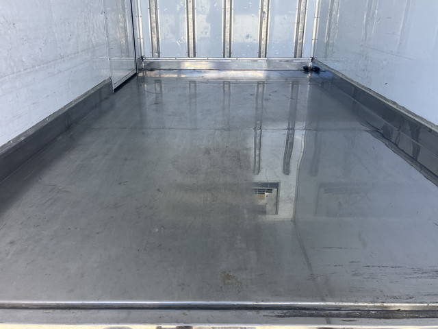 いすゞエルフ冷凍車（冷蔵車）小型（2t・3t）[写真11]