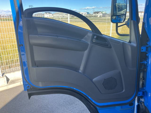 いすゞエルフ冷凍車（冷蔵車）小型（2t・3t）[写真23]