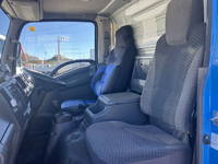 いすゞエルフ冷凍車（冷蔵車）小型（2t・3t）[写真24]