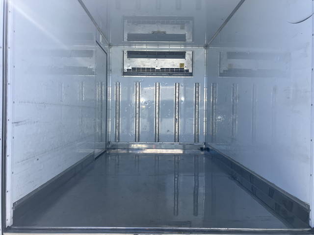 いすゞエルフ冷凍車（冷蔵車）小型（2t・3t）[写真07]