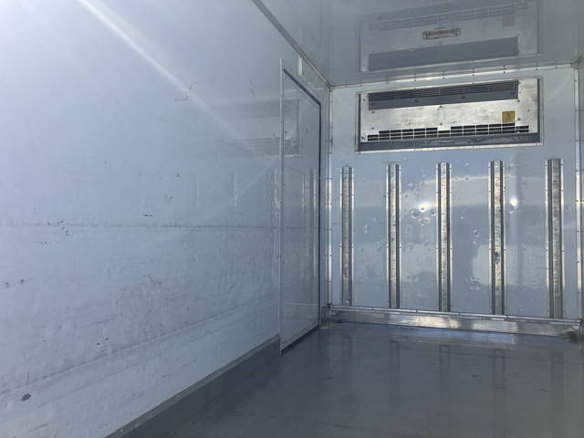 いすゞエルフ冷凍車（冷蔵車）小型（2t・3t）[写真08]