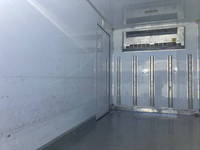 いすゞエルフ冷凍車（冷蔵車）小型（2t・3t）[写真08]