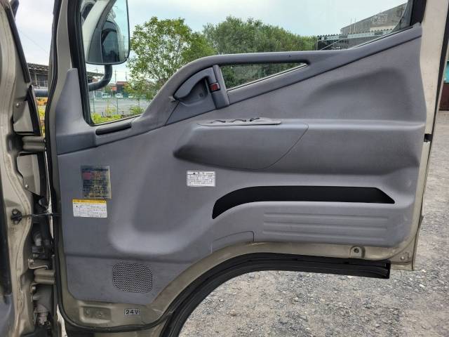 三菱ふそうキャンターアルミブロック小型（2t・3t）[写真30]