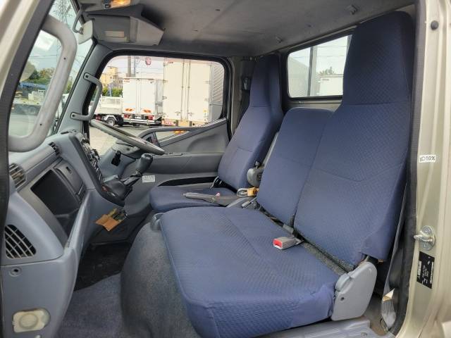 三菱ふそうキャンターアルミブロック小型（2t・3t）[写真33]