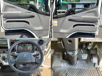 三菱ふそうキャンター平ボディ小型（2t・3t）[写真14]