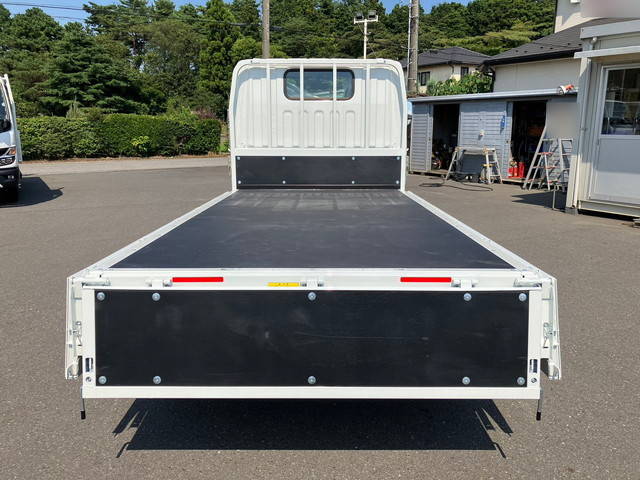 三菱ふそうキャンター平ボディ小型（2t・3t）[写真21]