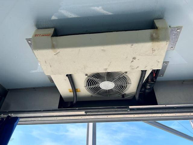 三菱ふそうキャンター冷凍車（冷蔵車）小型（2t・3t）[写真11]