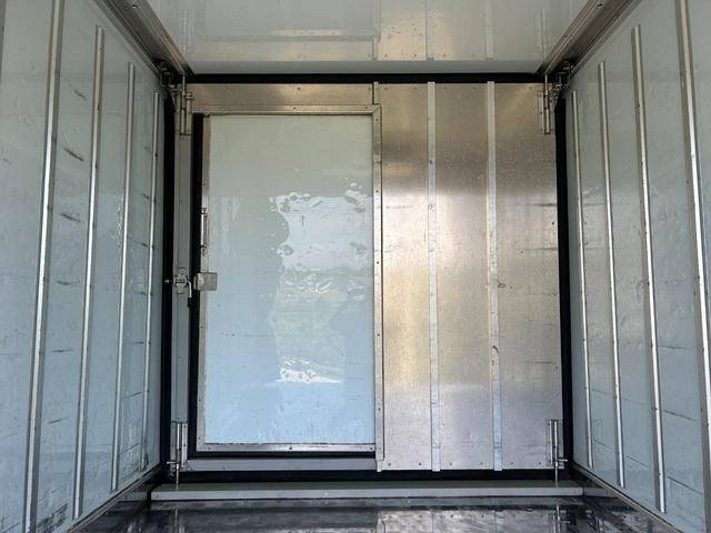 三菱ふそうキャンター冷凍車（冷蔵車）小型（2t・3t）[写真14]