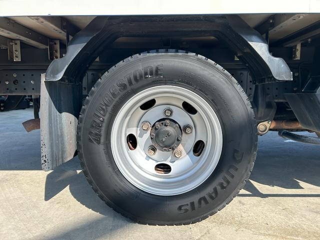 三菱ふそうキャンター冷凍車（冷蔵車）小型（2t・3t）[写真09]