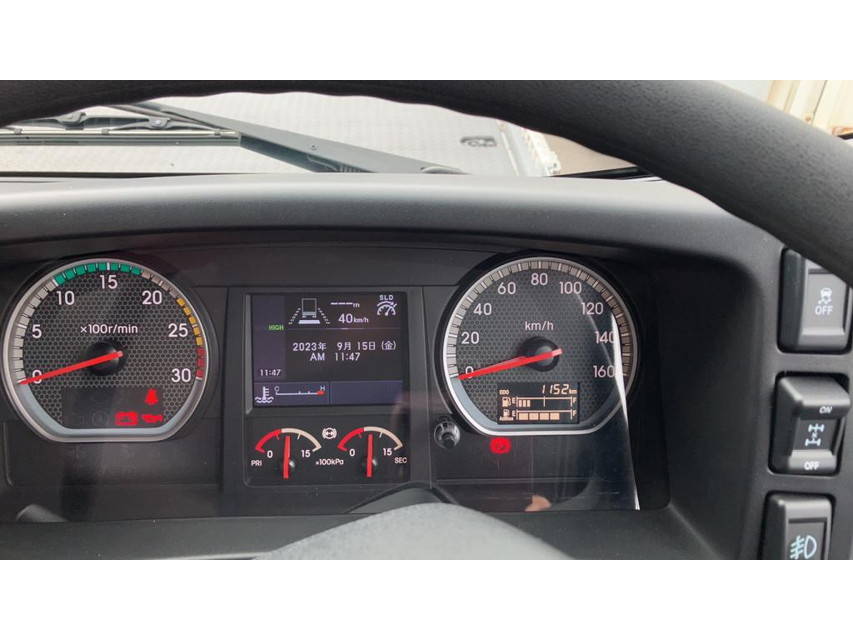 いすゞフォワードクレーン4段増トン（6t・8t）[写真16]