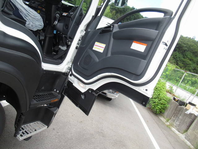 いすゞフォワードクレーン4段増トン（6t・8t）[写真18]