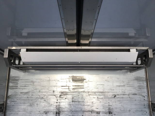 日野レンジャー冷蔵冷凍ウイング中型（4t）[写真15]