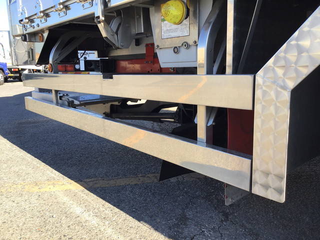 日野レンジャー冷蔵冷凍ウイング中型（4t）[写真23]