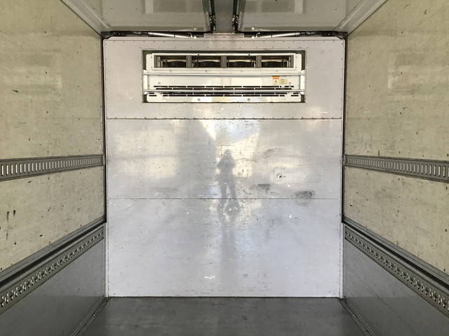 いすゞギガ冷蔵冷凍ウイング大型（10t）[写真11]