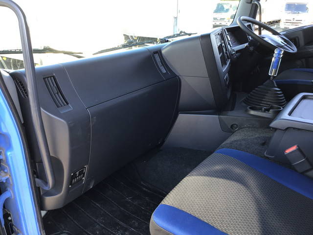 いすゞギガ冷蔵冷凍ウイング大型（10t）[写真30]