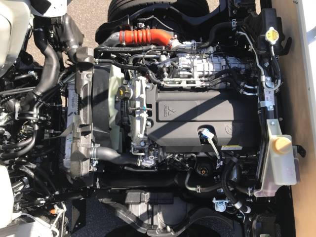 三菱ふそうキャンター平ボディ小型（2t・3t）[写真17]