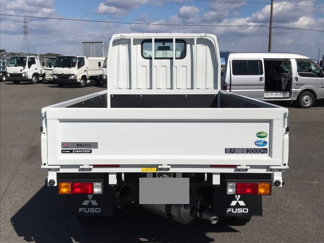 三菱ふそうキャンター平ボディ小型（2t・3t）[写真04]