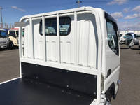 三菱ふそうキャンター平ボディ小型（2t・3t）[写真09]