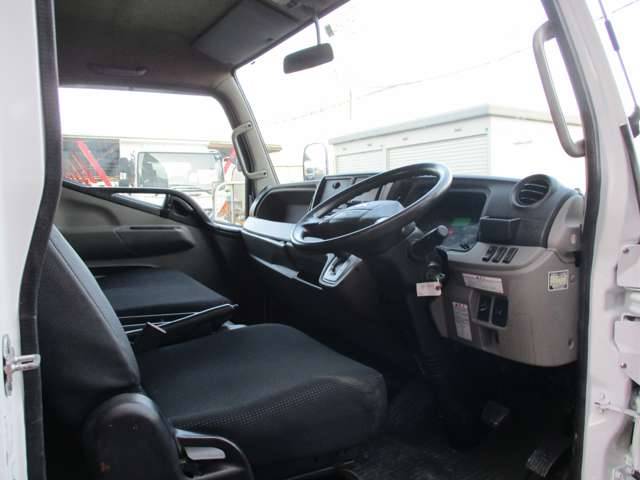 三菱ふそうキャンターダブルキャブ（Wキャブ）小型（2t・3t）[写真10]