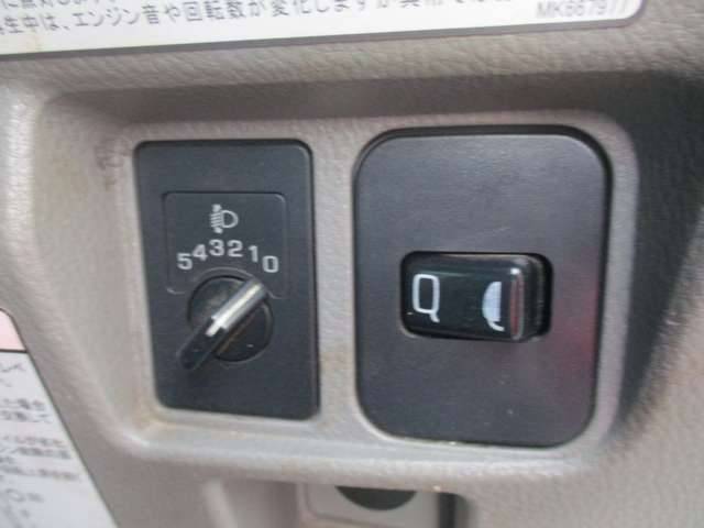 三菱ふそうキャンターダブルキャブ（Wキャブ）小型（2t・3t）[写真13]