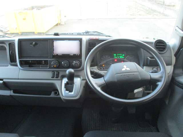 三菱ふそうキャンターダブルキャブ（Wキャブ）小型（2t・3t）[写真09]