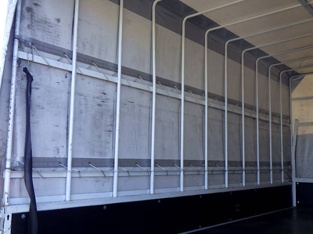 三菱ふそうキャンター幌車小型（2t・3t）[写真11]