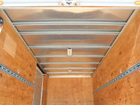 三菱ふそうキャンターアルミバン小型（2t・3t）[写真12]