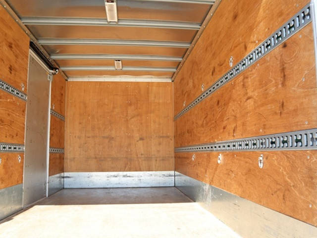 三菱ふそうキャンターアルミバン小型（2t・3t）[写真13]