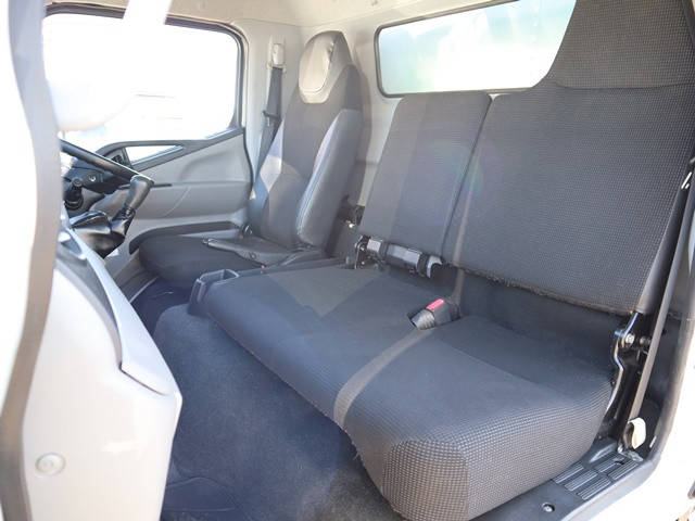 三菱ふそうキャンターアルミバン小型（2t・3t）[写真31]