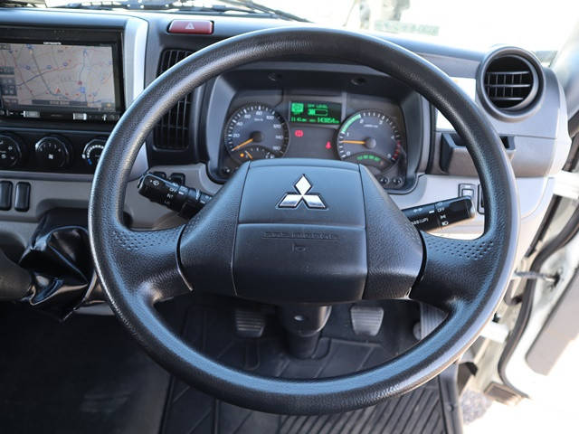 三菱ふそうキャンターアルミバン小型（2t・3t）[写真32]