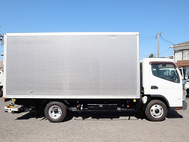 三菱ふそうキャンターアルミバン小型（2t・3t）[写真09]